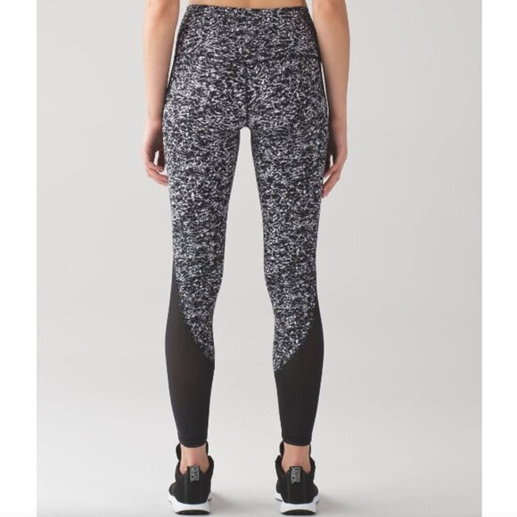 Lululemon Deep Breath Tight - Picture 2 of 6